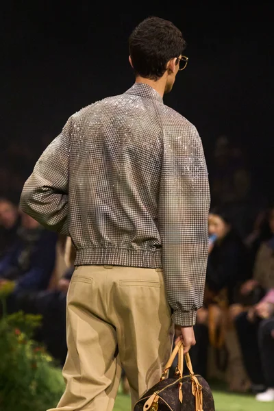Look 49